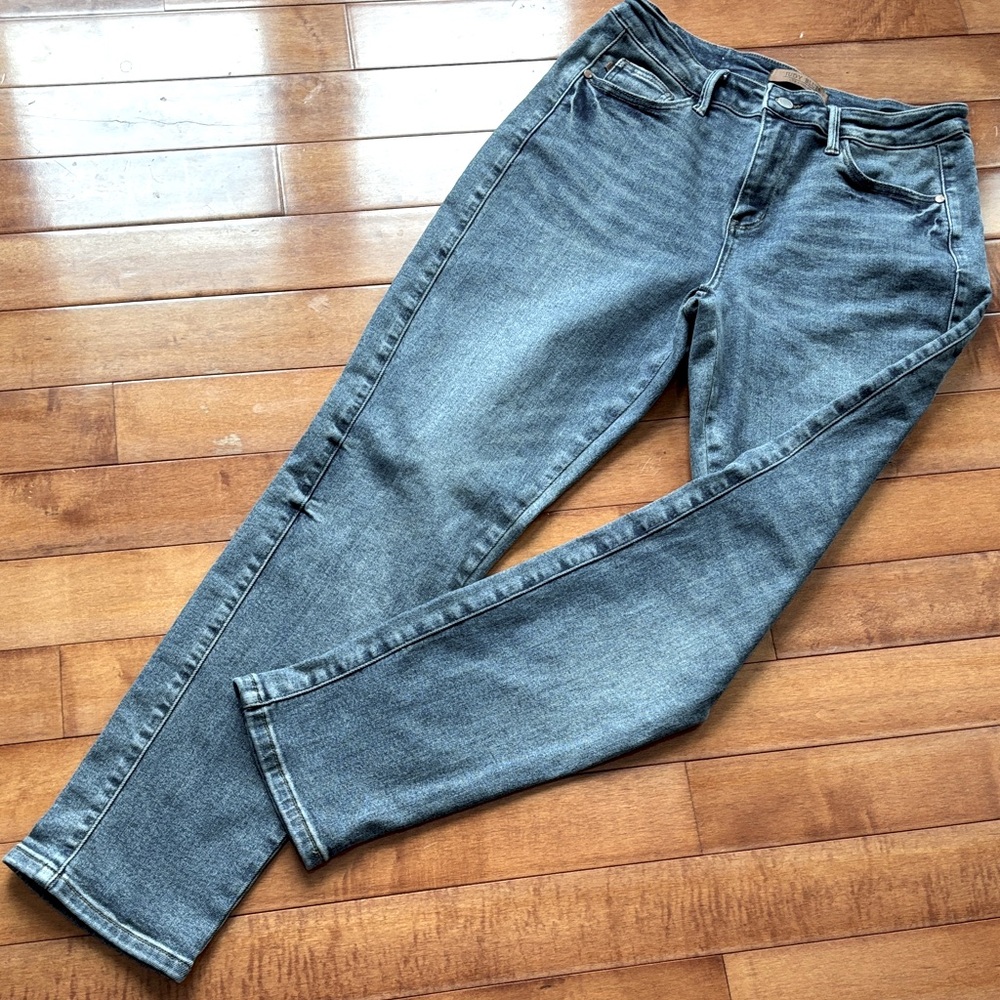 Judy Blue Boyfriend Jeans 30